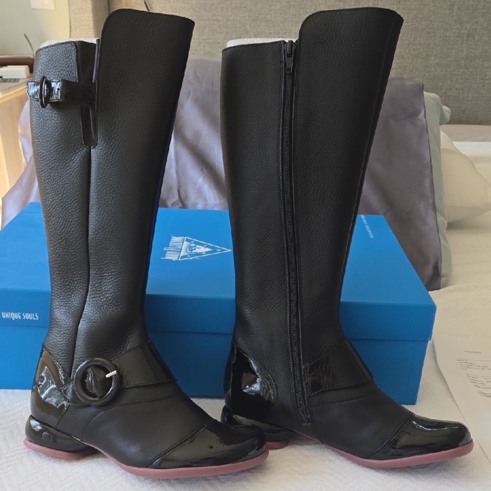 Elegant Black Riding Boots